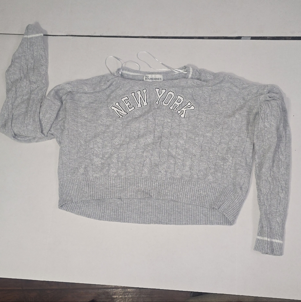 No Boundaries Gray 'New York' Women's Sweater